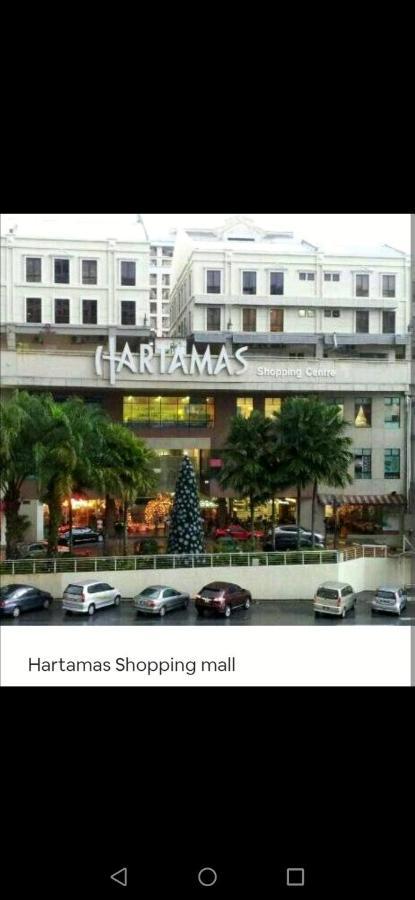 Corporate Hotel Suites At Hartamas / Mont Kiara Куала Лумпур Екстериор снимка
